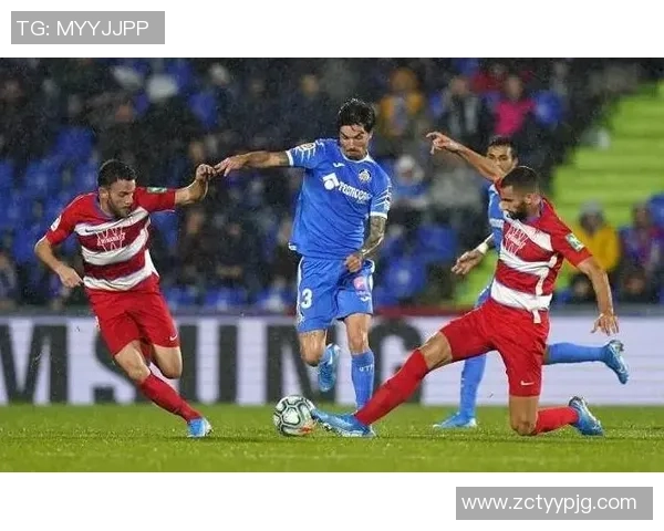 西甲激战格拉纳达迎战赫塔菲双方争夺三分精彩对决即将上演 西甲激战格拉纳达迎战赫塔菲双方争夺三分精彩对决即将上演